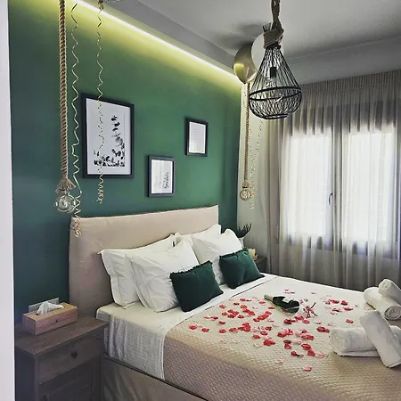 Damona 2br Luxury With Garden - κοντά στο κέντρο *